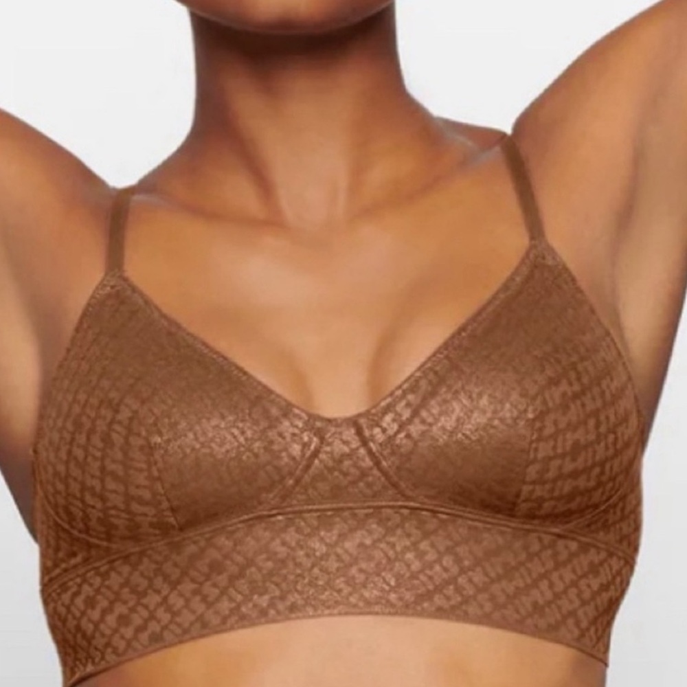 NWT SKIMS triangle tan bralette